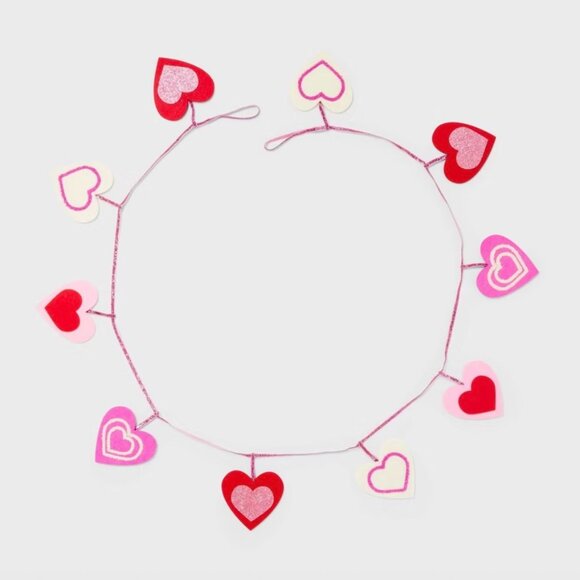 Two TARGET SPRITZ  HEART GARLAND 2PK - Total 12 Feet NWT - Picture 2 of 7